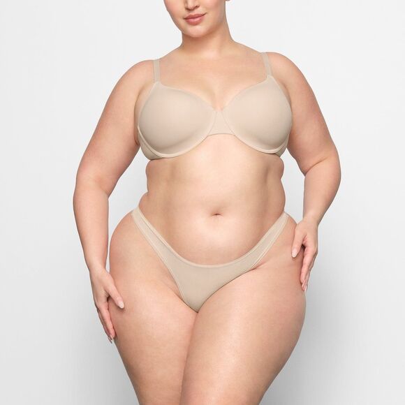 SKIMS Fits Everybody T-Shirt Bra Molded Demi Coverage Sexy Bra 42DDDD NWT #533 - Picture 1 of 10
